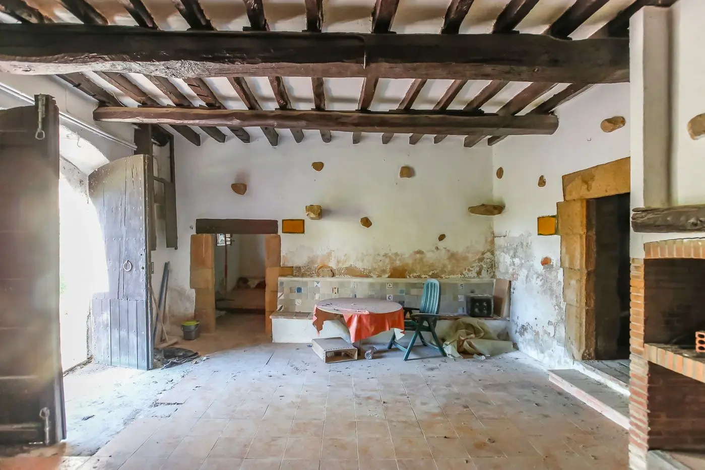 Masía antes de restauración de interiores